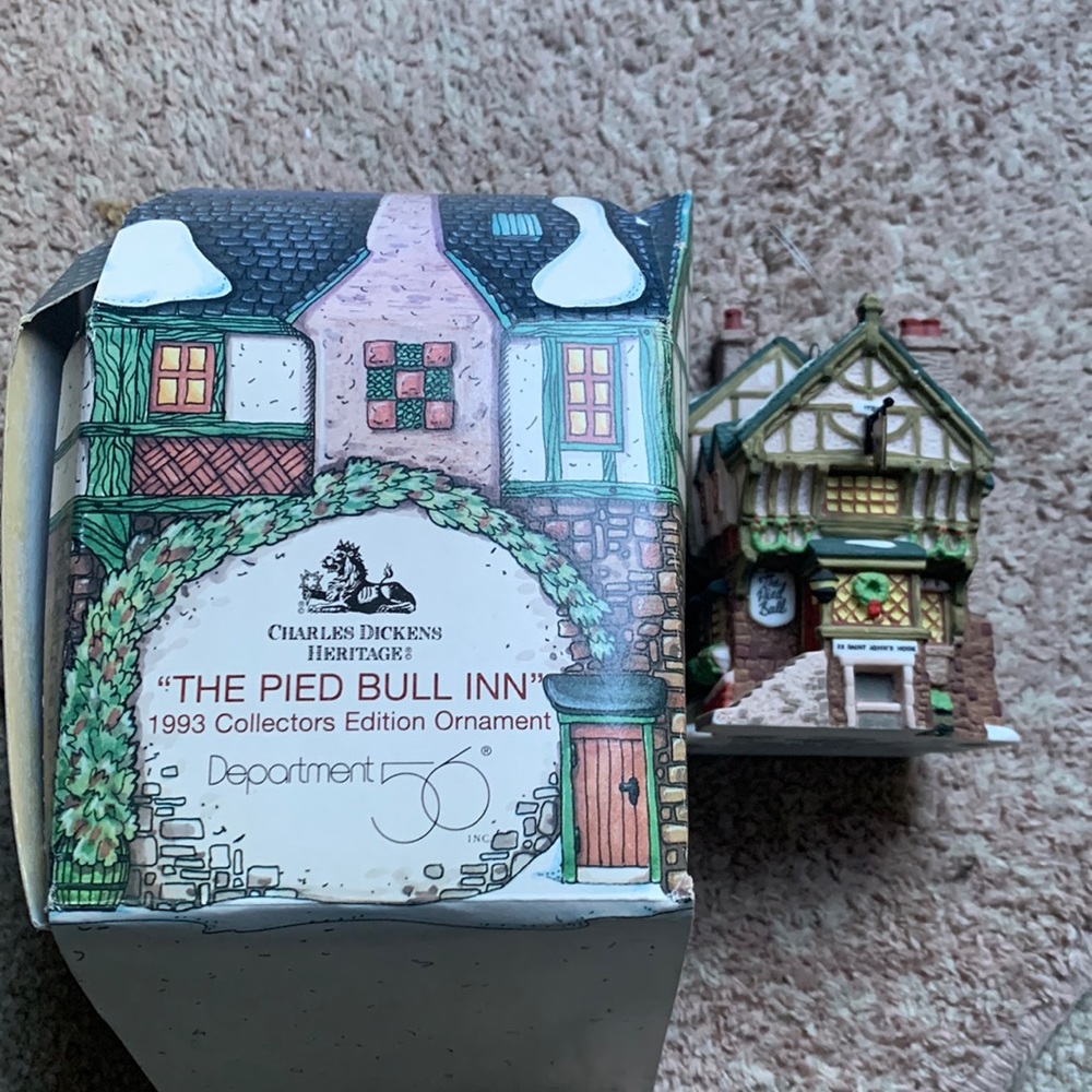 Dept 56 Charles Dickens Heritage, The Pied Bull Inn Ornament,1993 Edition
